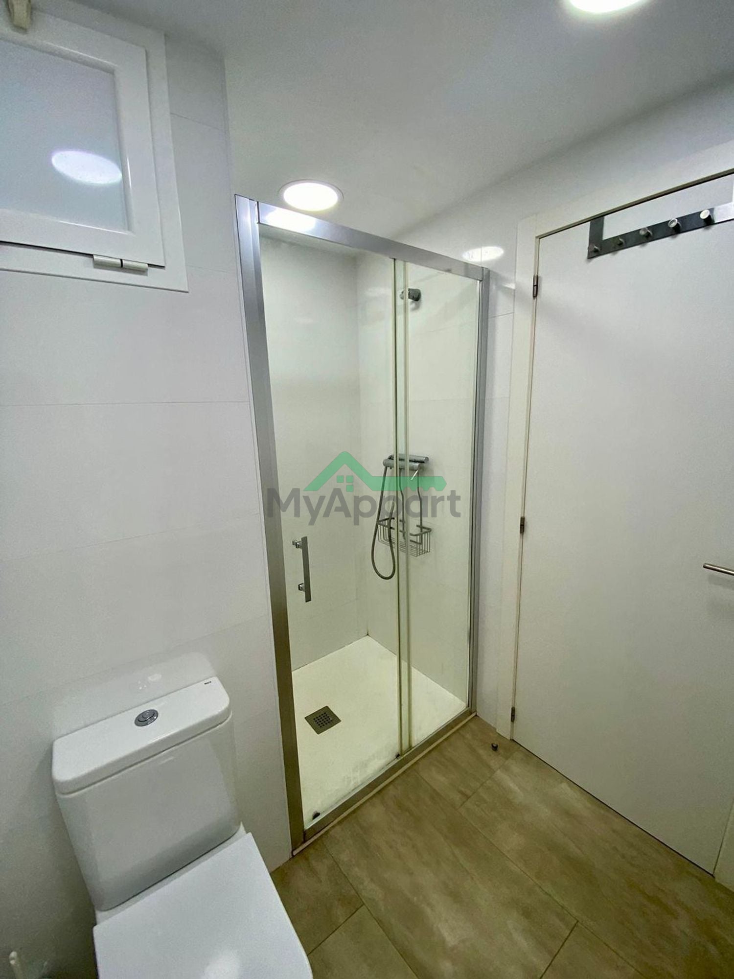 Piso reformado amueblado con balcón — foto 7