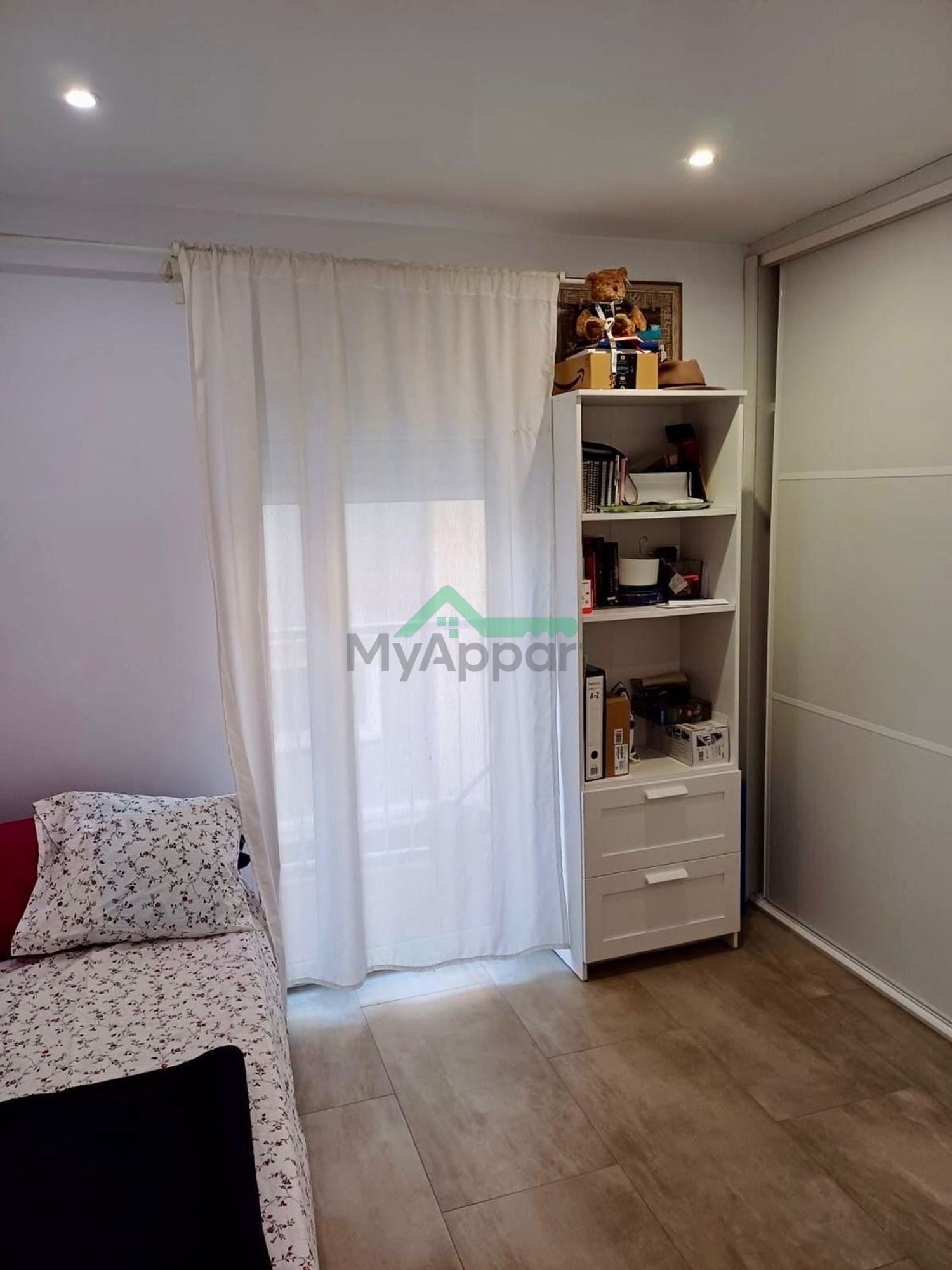 Piso reformado amueblado con balcón — foto 10