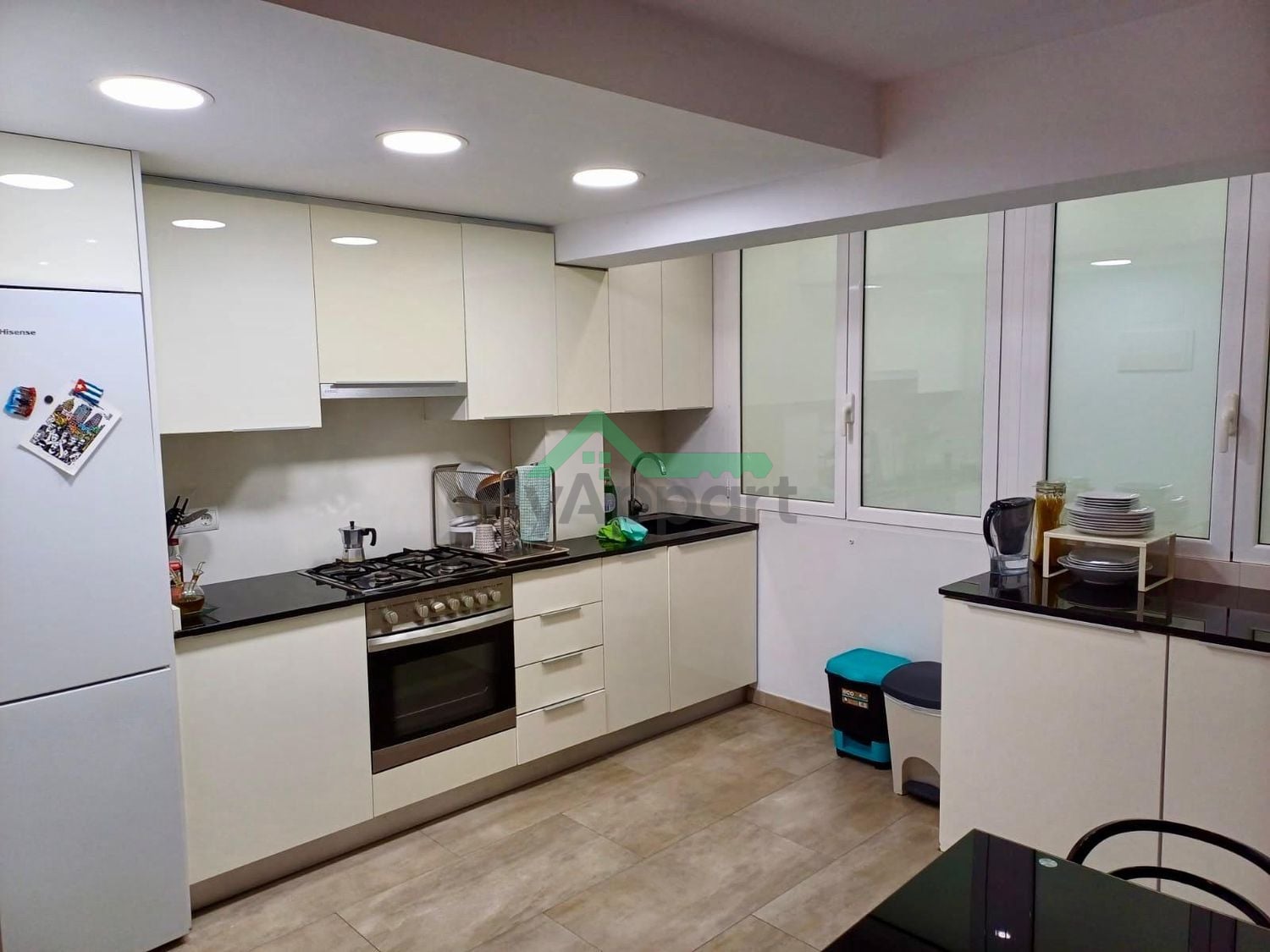 Piso reformado amueblado con balcón — foto 1