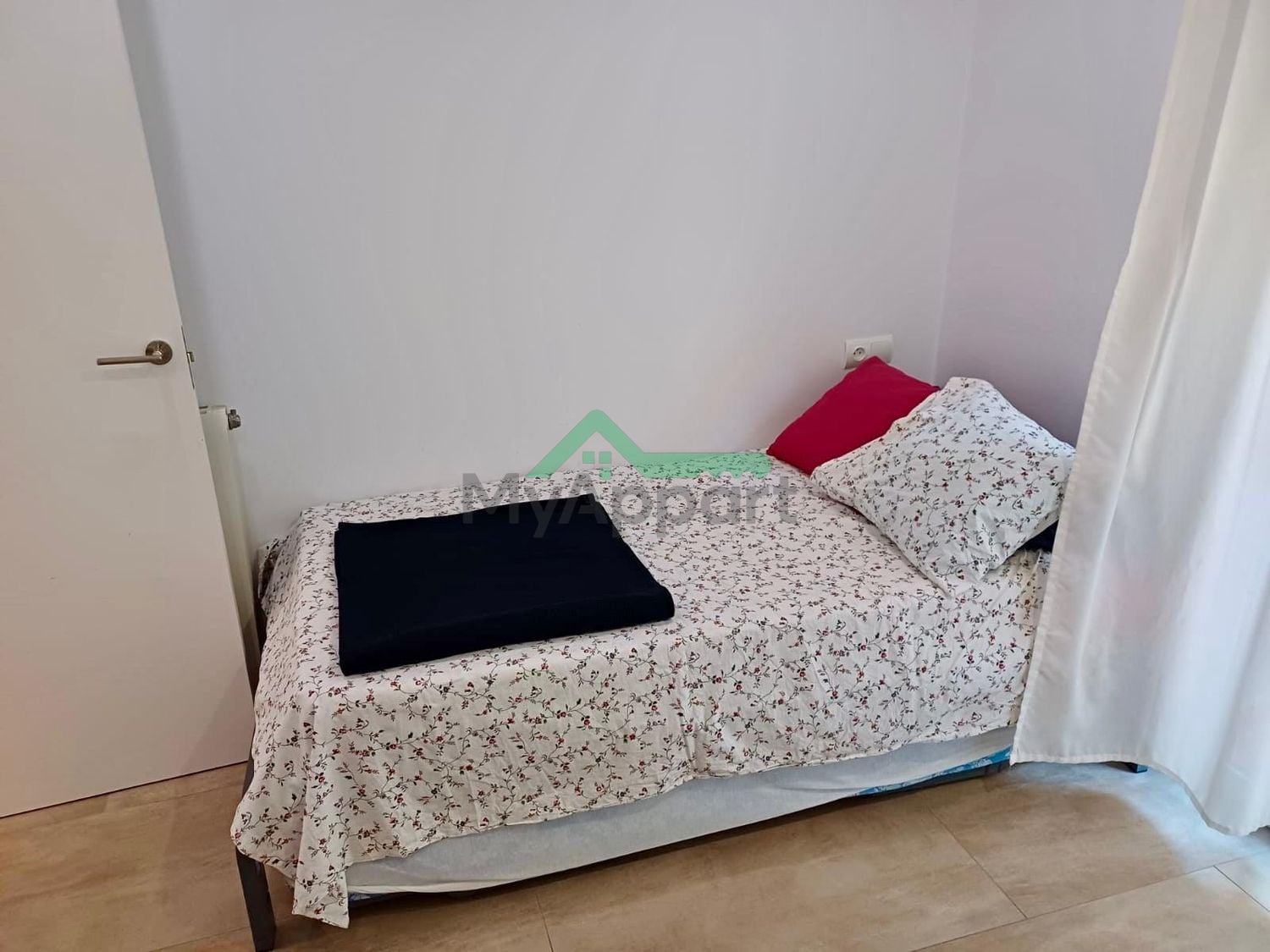 Piso reformado amueblado con balcón — foto 11
