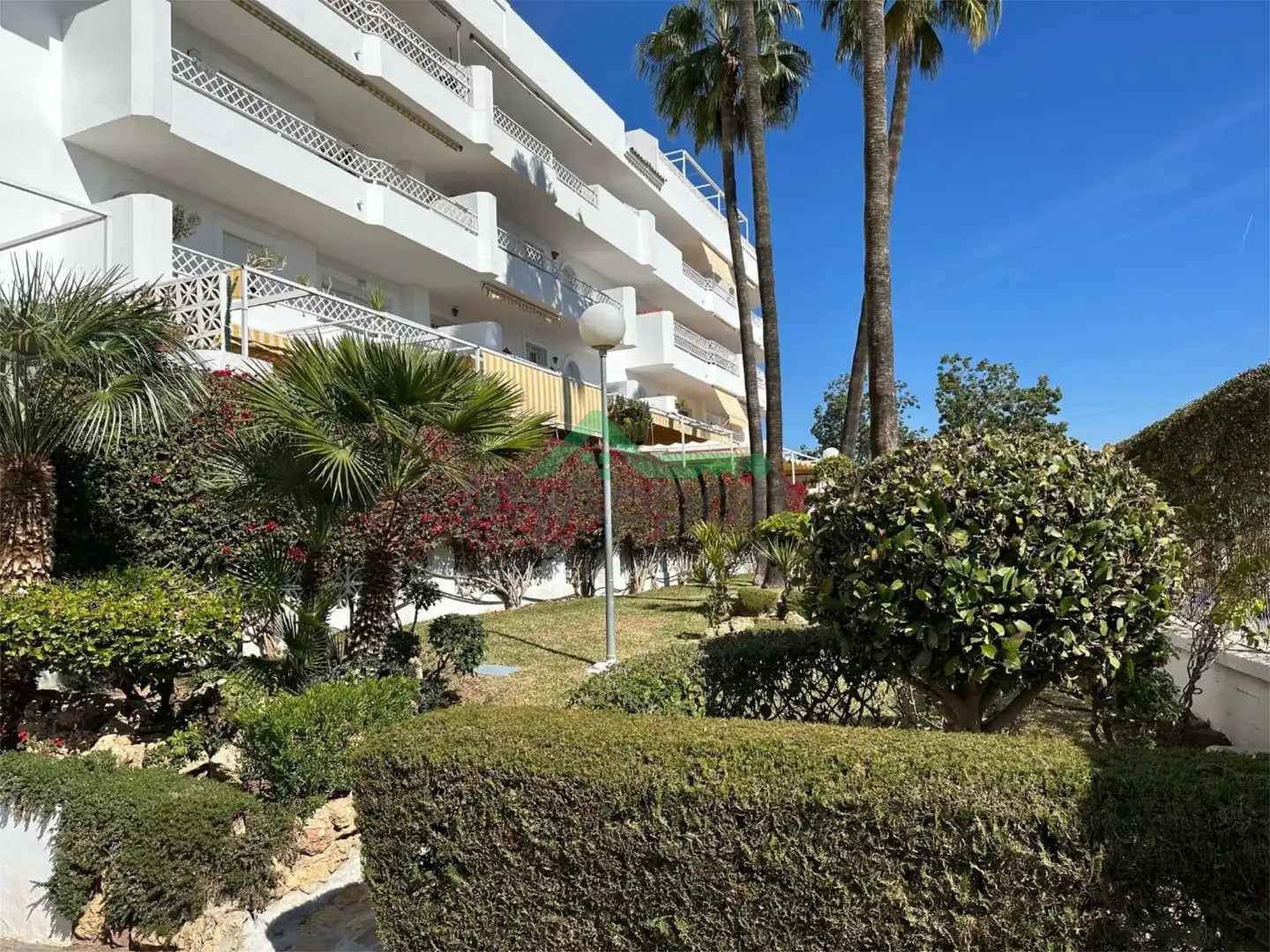 Piso reformado con terraza y vistas despejadas — foto 1