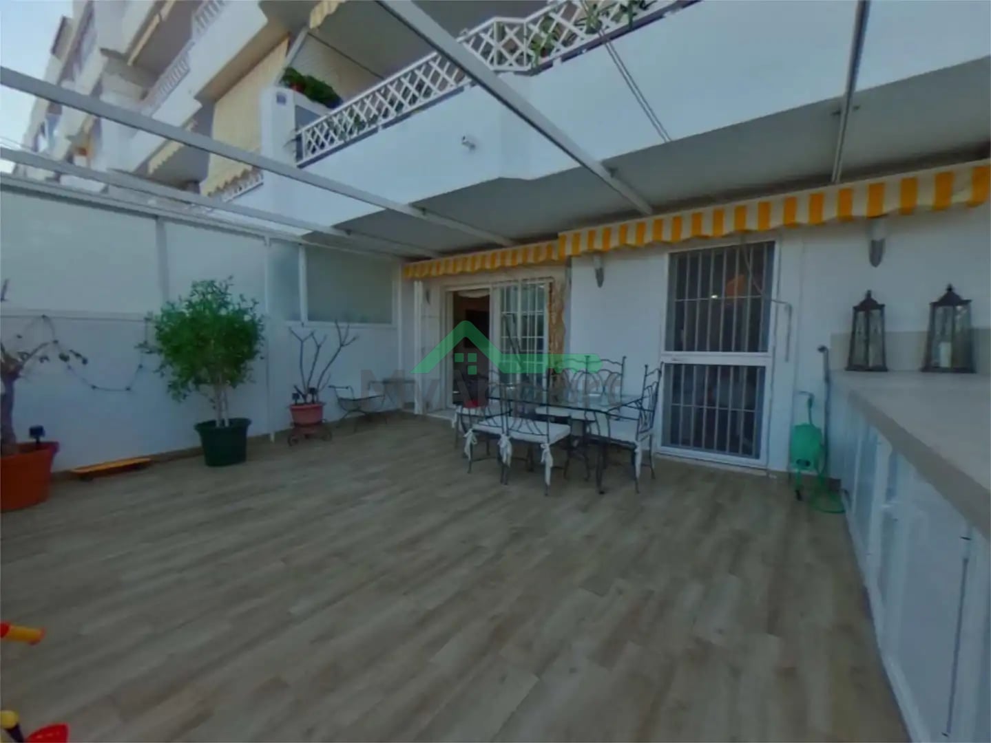 Piso reformado con terraza y vistas despejadas — foto 11