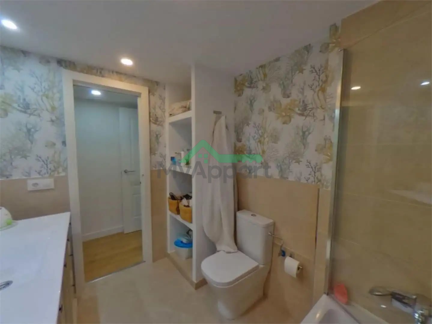 Piso reformado con terraza y vistas despejadas — foto 12