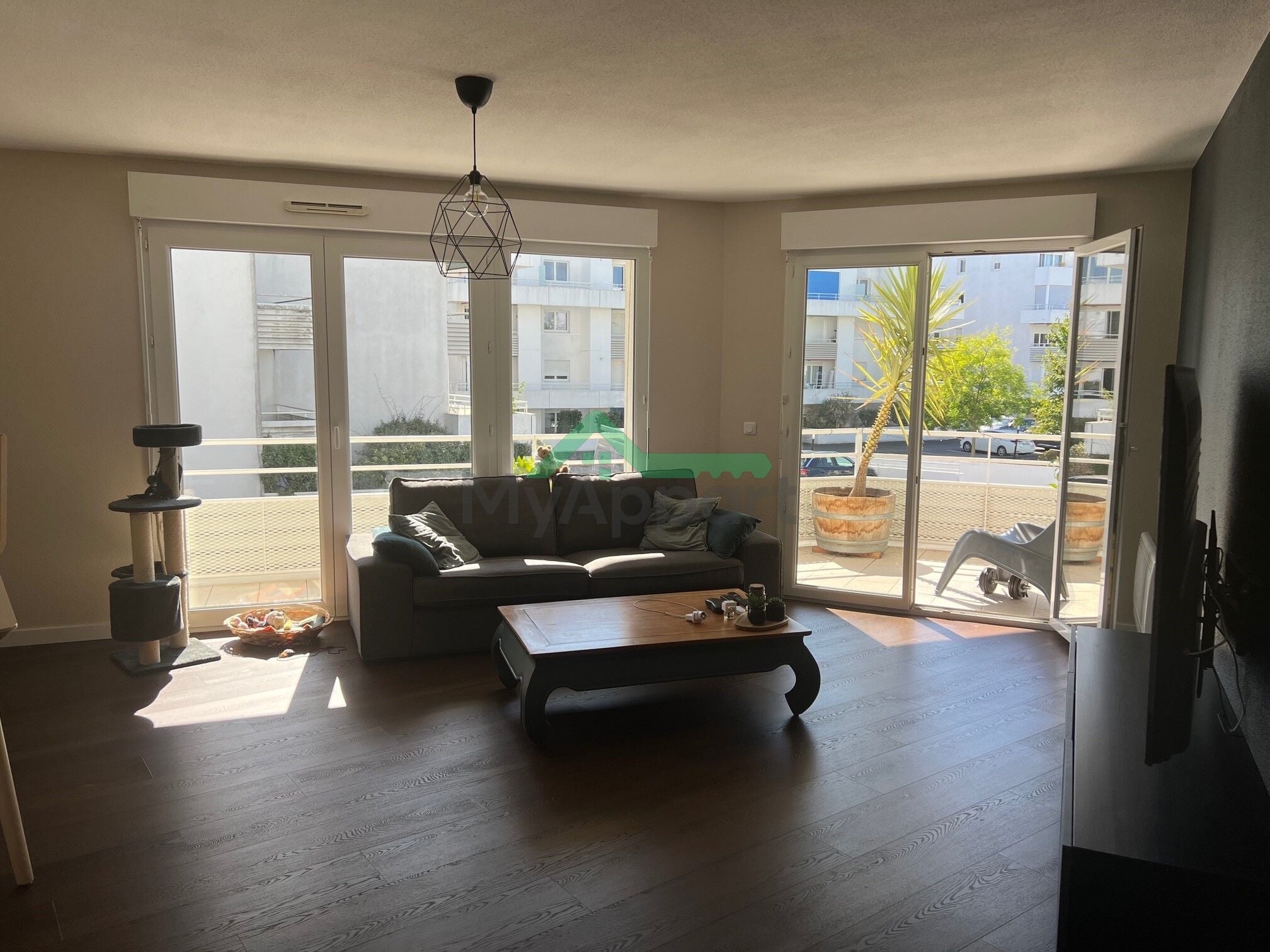 Appartement meublé 2 pièces 56 m², Bordeaux - 1 050 € — photo 2
