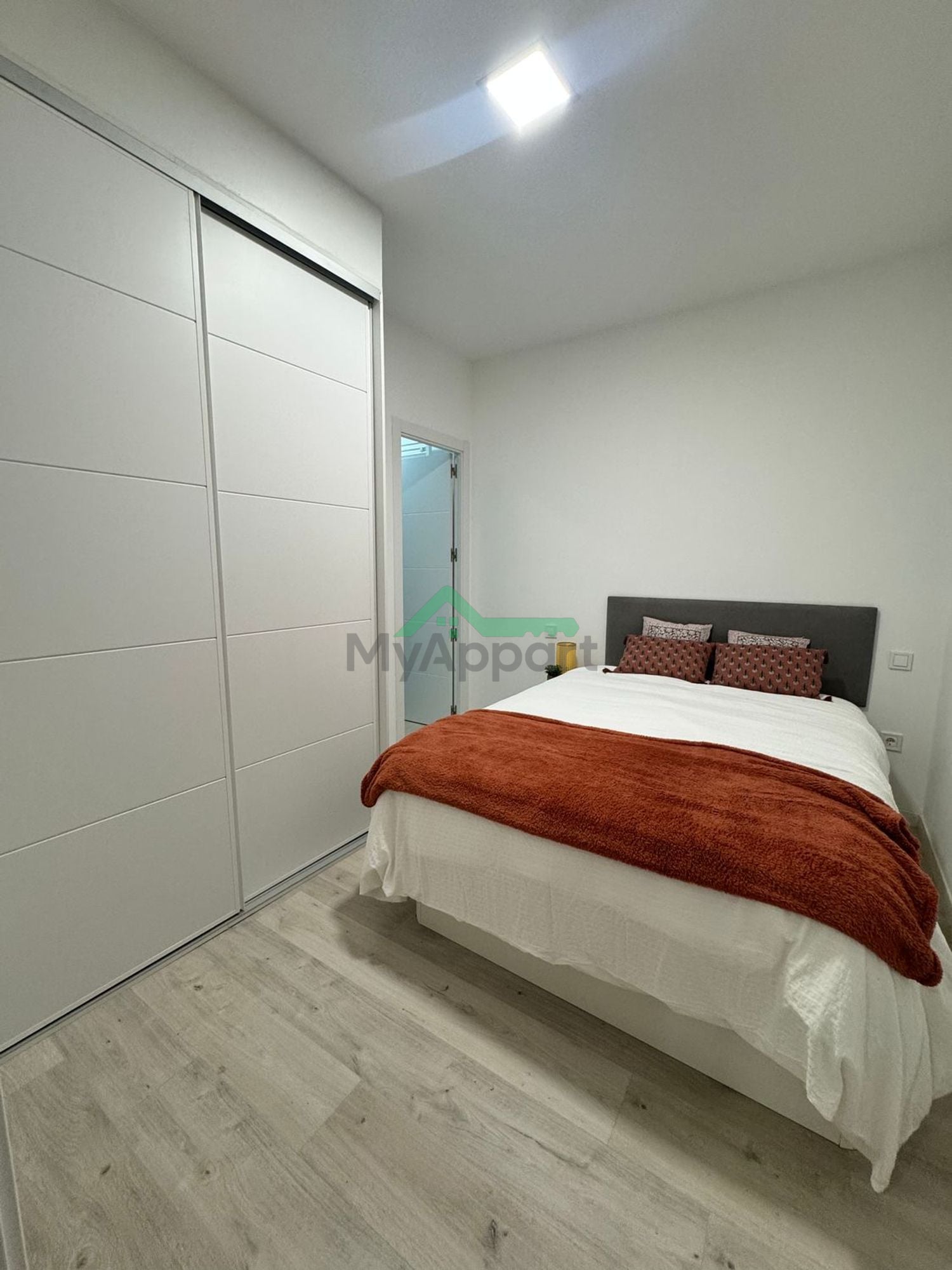 Piso reformado con cocina equipada — foto 12