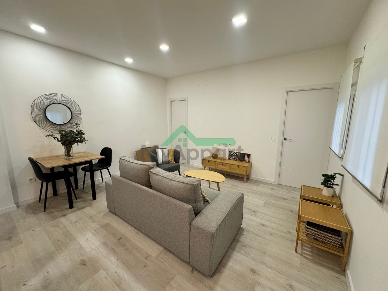 Piso reformado con cocina equipada — foto 1