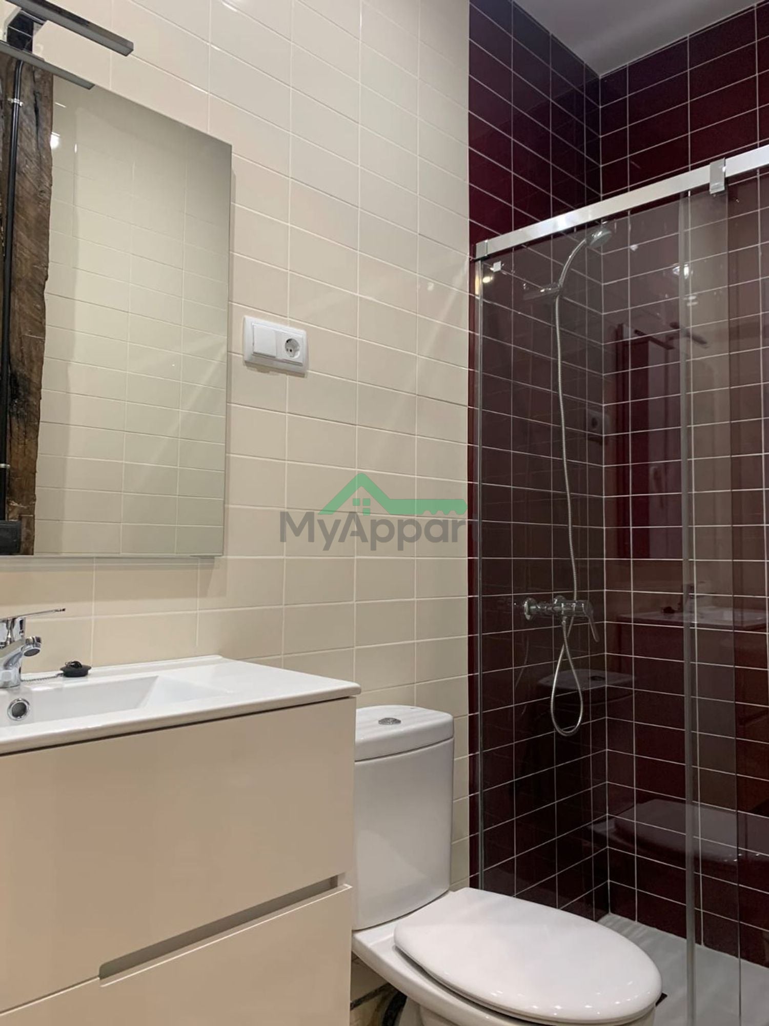 Piso reformado y equipado ideal pareja — foto 4