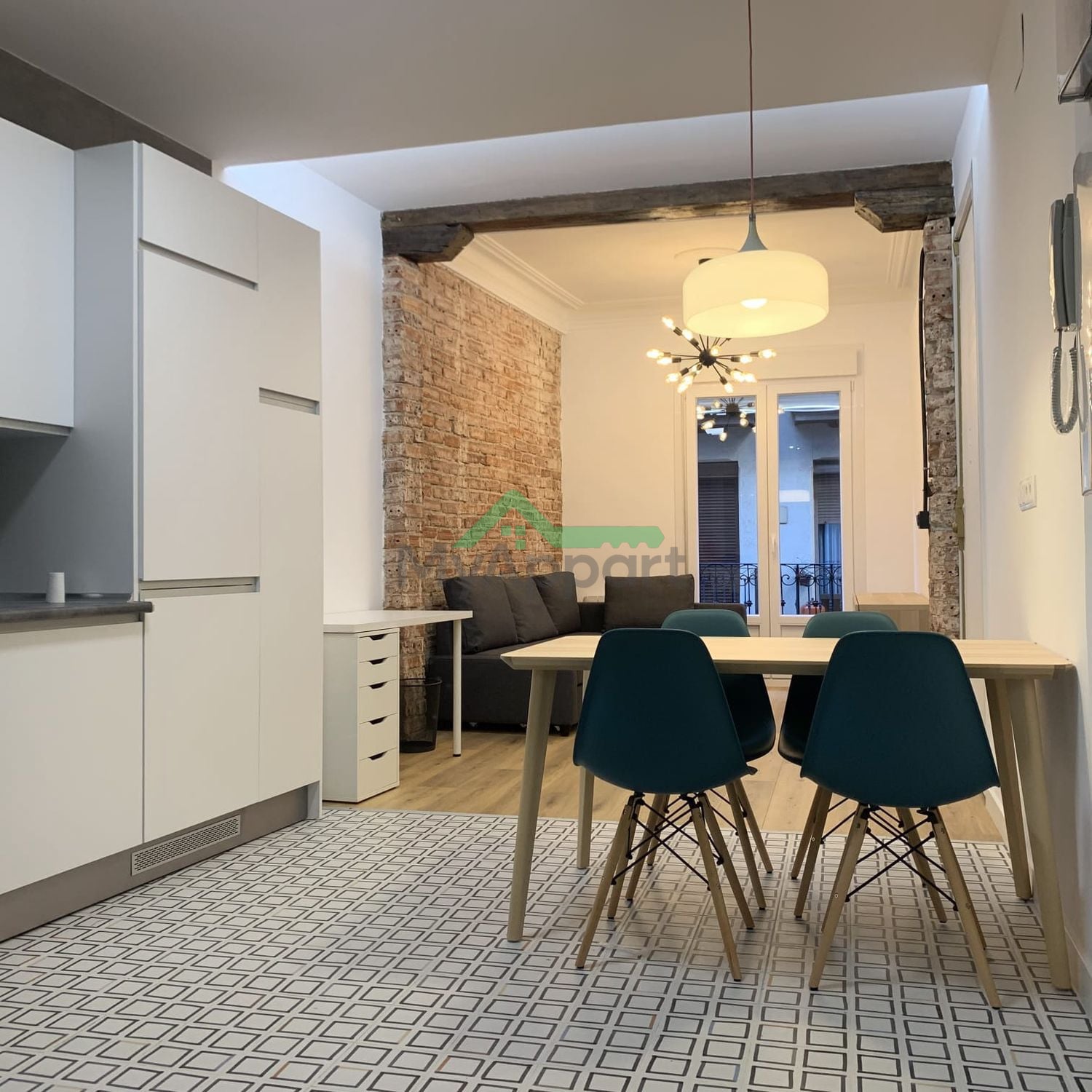 Piso reformado y equipado ideal pareja — foto 1