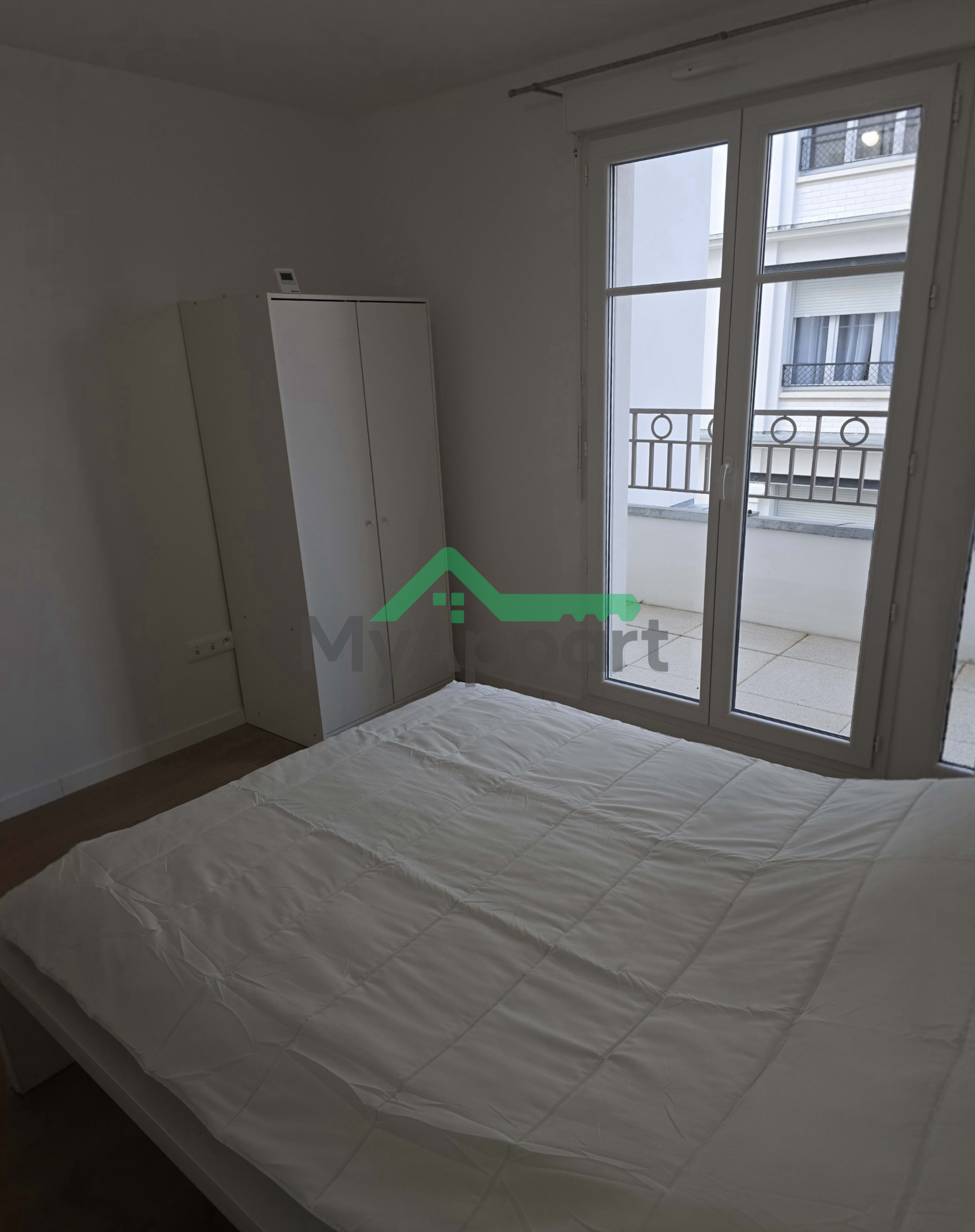 F2 MEUBLÉ NEUF AVEC BALCON ET PARKING – SERRIS (VAL D’EUROPE)