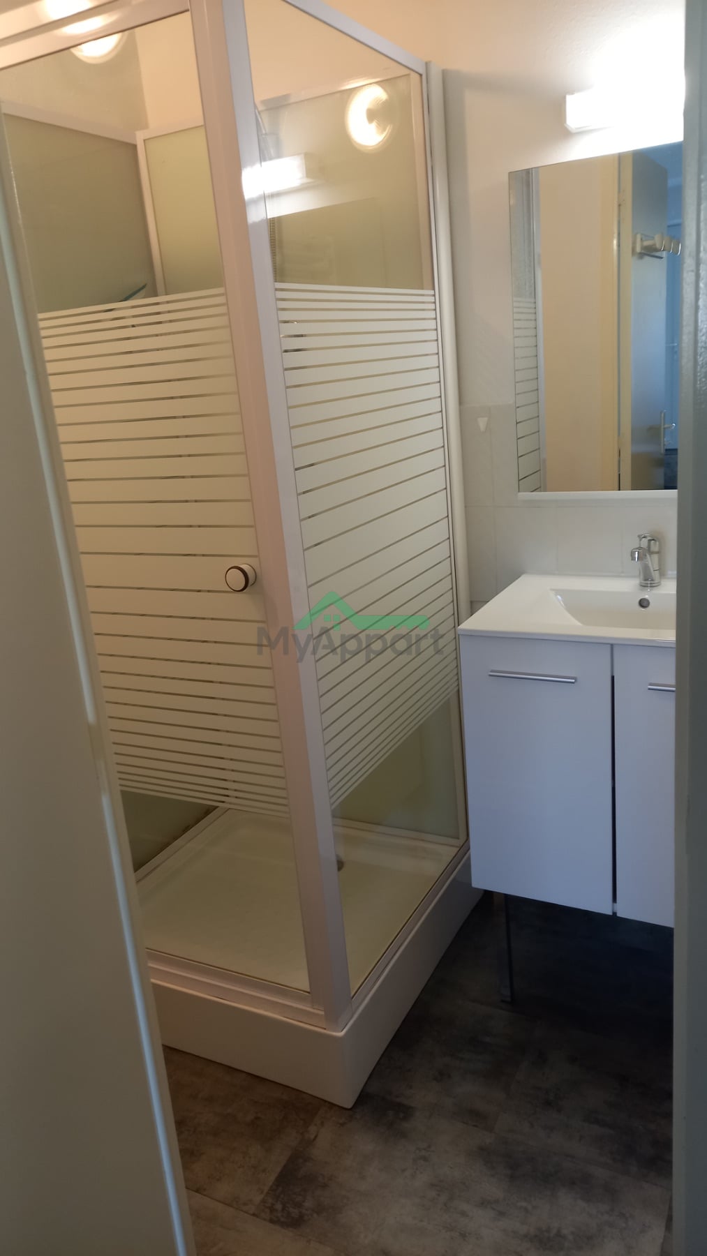 T1 DUPLEX Meublé 30m2 pour étudiant(e) à Chartres de Bgne 5mns de Bruz Kerlann et de RENNES — photo 3
