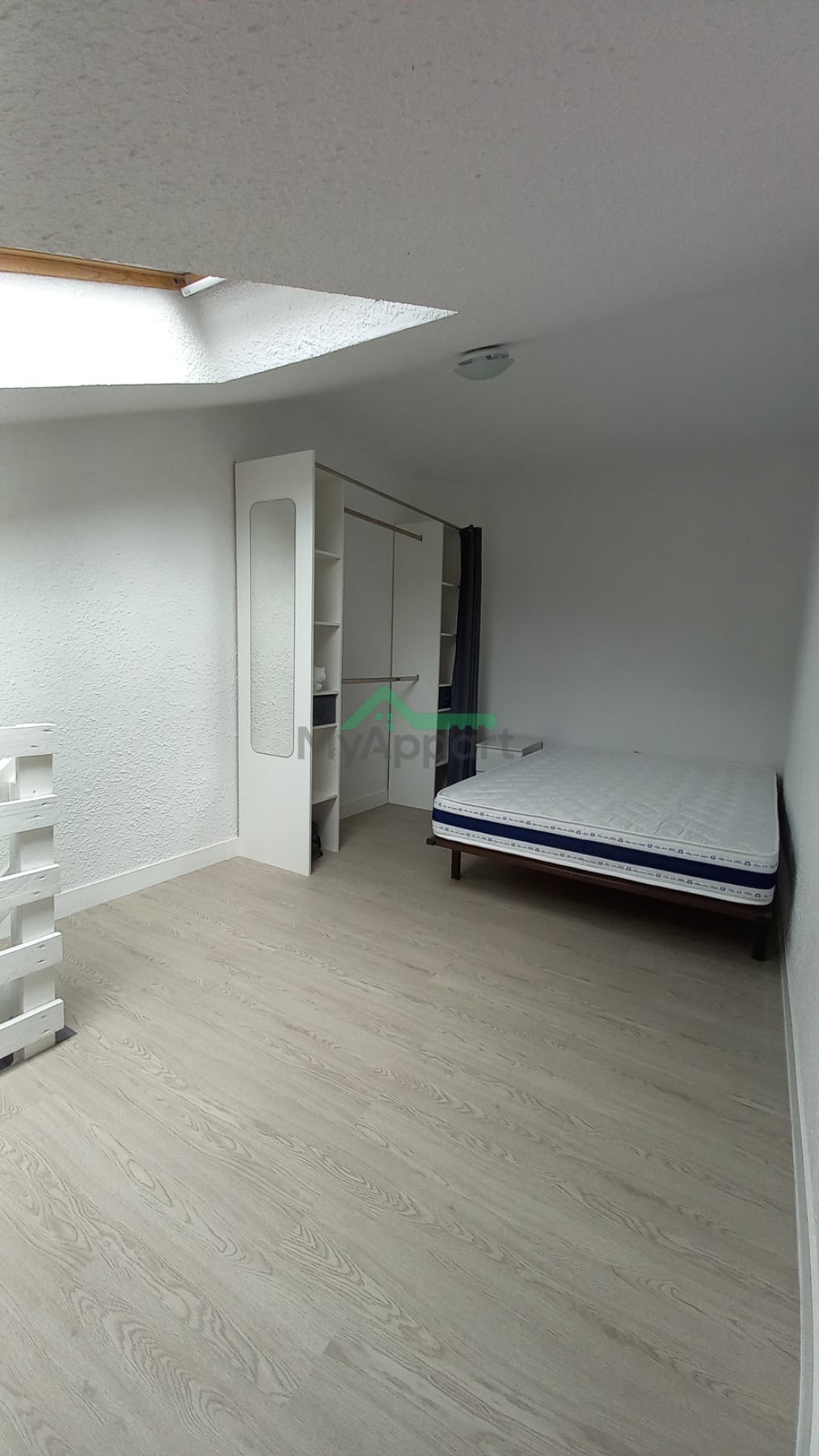 T1 DUPLEX Meublé 30m2 pour étudiant(e) à Chartres de Bgne 5mns de Bruz Kerlann et de RENNES — photo 4
