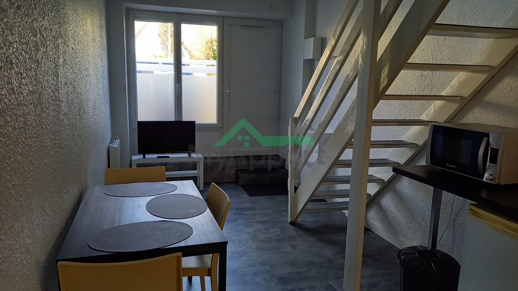 T1 DUPLEX Meublé 30m2 pour étudiant(e) à Chartres de Bgne 5mns de Bruz Kerlann et de RENNES — photo 2