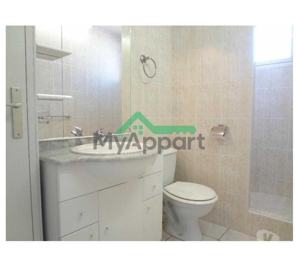 TRES BEAU F2 meublé de 40 m2 avec Parking privé — photo 7