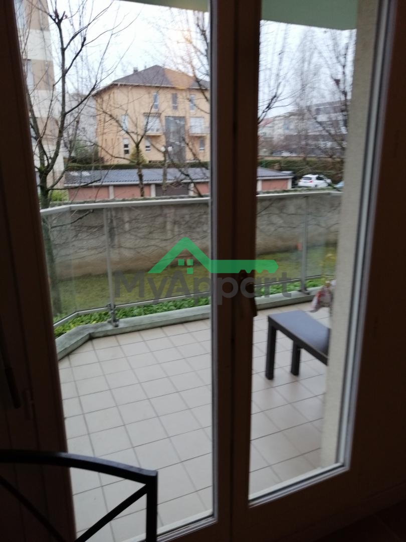 Appartement 86m² T4, 2 chambres , loggia plein ouest sans vis à vis, double séjour, au calme dans jardin résidence, cave et garage double, Lyon Monplaisir — photo 9