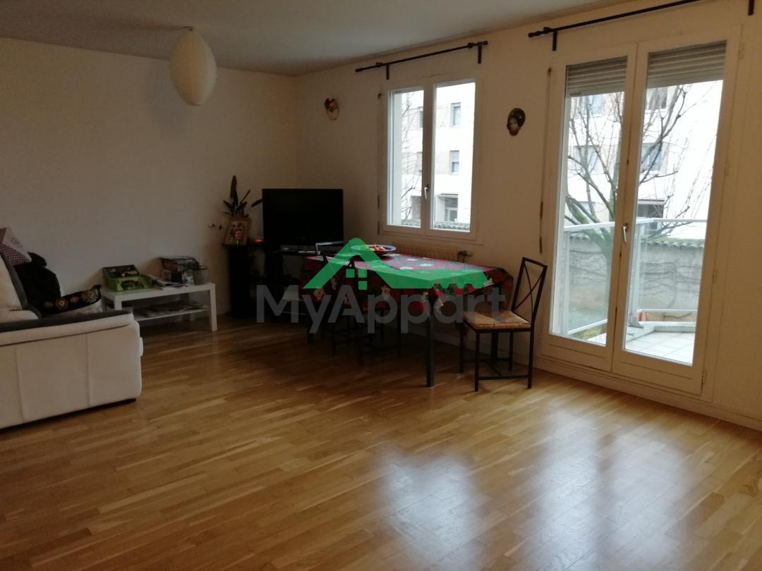 Appartement 86m² T4, 2 chambres , loggia plein ouest sans vis à vis, double séjour, au calme dans jardin résidence, cave et garage double, Lyon Monplaisir — photo 2