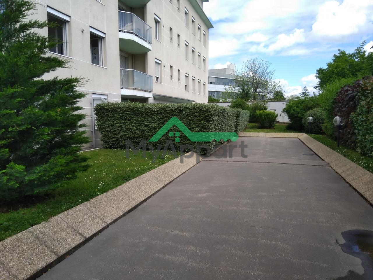 Appartement 86m² T4, 2 chambres , loggia plein ouest sans vis à vis, double séjour, au calme dans jardin résidence, cave et garage double, Lyon Monplaisir — photo 10