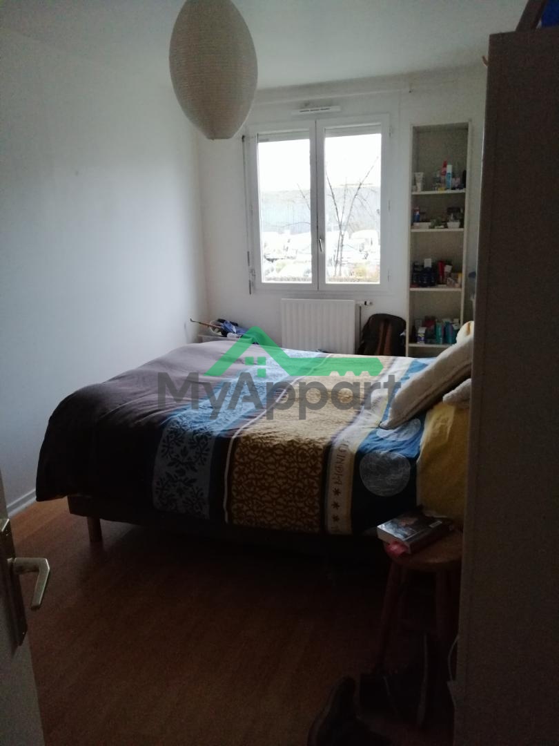 Appartement 86m² T4, 2 chambres , loggia plein ouest sans vis à vis, double séjour, au calme dans jardin résidence, cave et garage double, Lyon Monplaisir — photo 4
