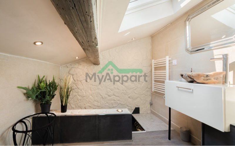 Duplex 28 m2 Suite meublée tout confort élégante Centre Historique Piéton — photo 11