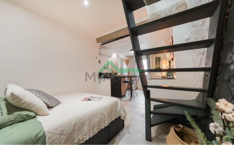 Duplex 28 m2 Suite meublée tout confort élégante Centre Historique Piéton — photo 9