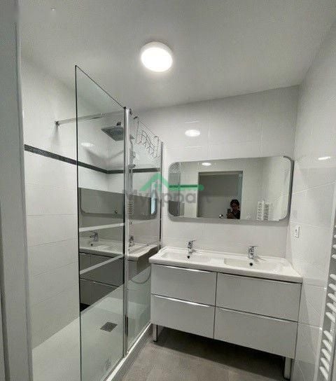 Particulier loue un Grand T3 Meublé de 72m², avec un balcon de 8 m² et un garage boxé en sous-sol — photo 2
