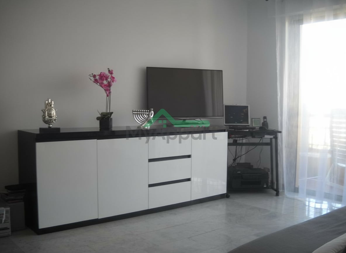 Studio 35 m² residence standing gardien et video-surveillance antibes centre — photo 1