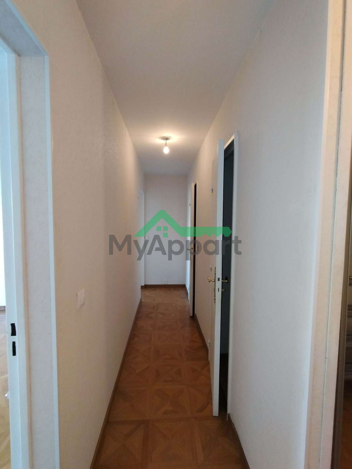 location vide 2 pièces de 58,63m2 Vincennes — photo 1
