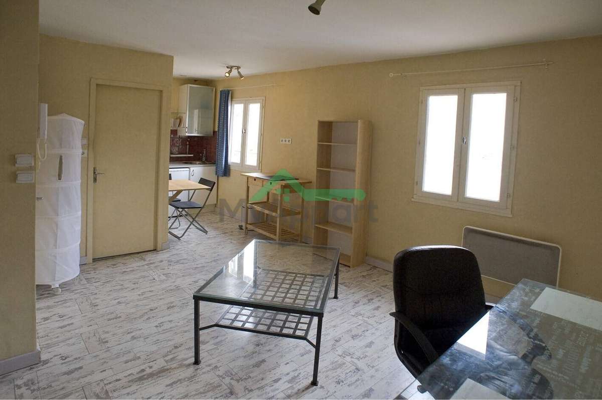 Location Studio 25 m² Marseille 1er - Belsunce — photo 1