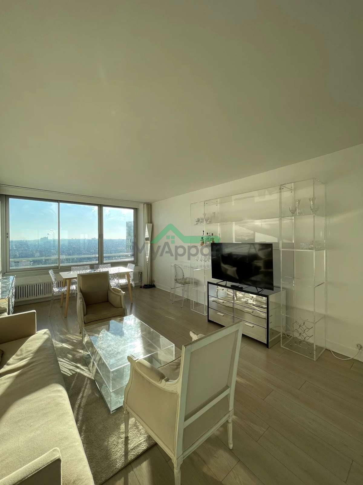 Appartement meublé lumineux étage élevé — photo 1