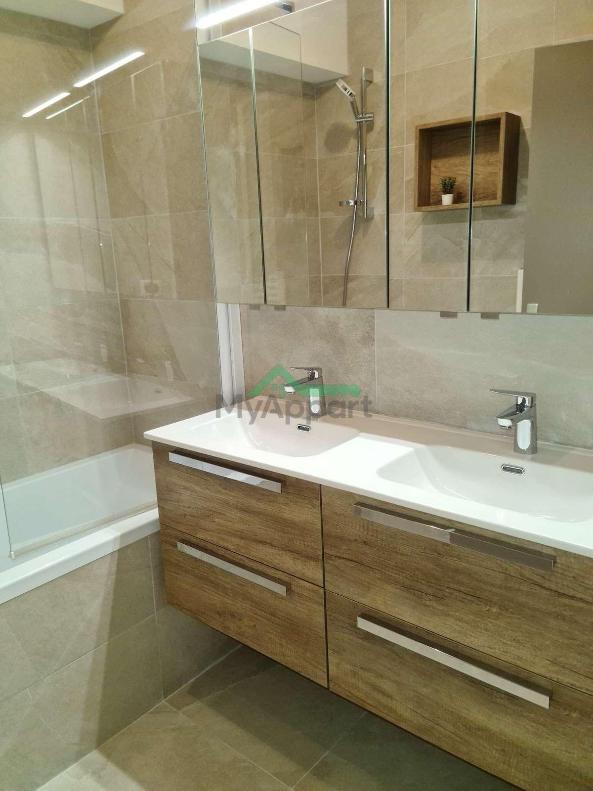 Appartement meublé 4 pièces 85 m², Villeurbanne - 1 530 € — photo 1