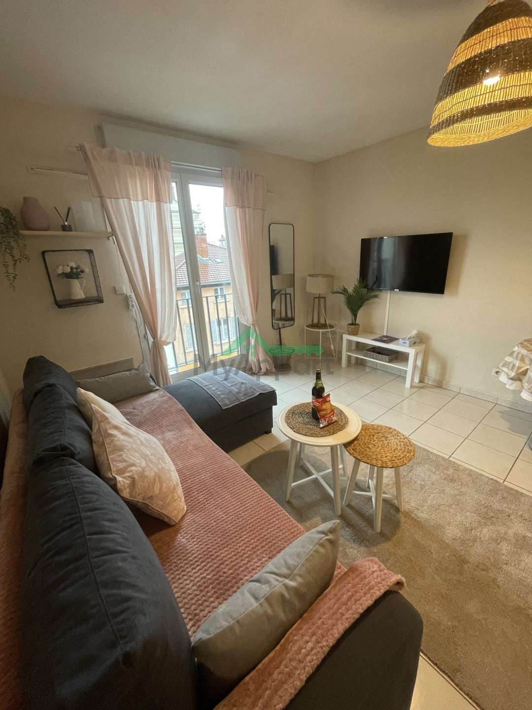 Location meublée appartement 2 pièces 43 m² à Lyon 8ème (69) — photo 1