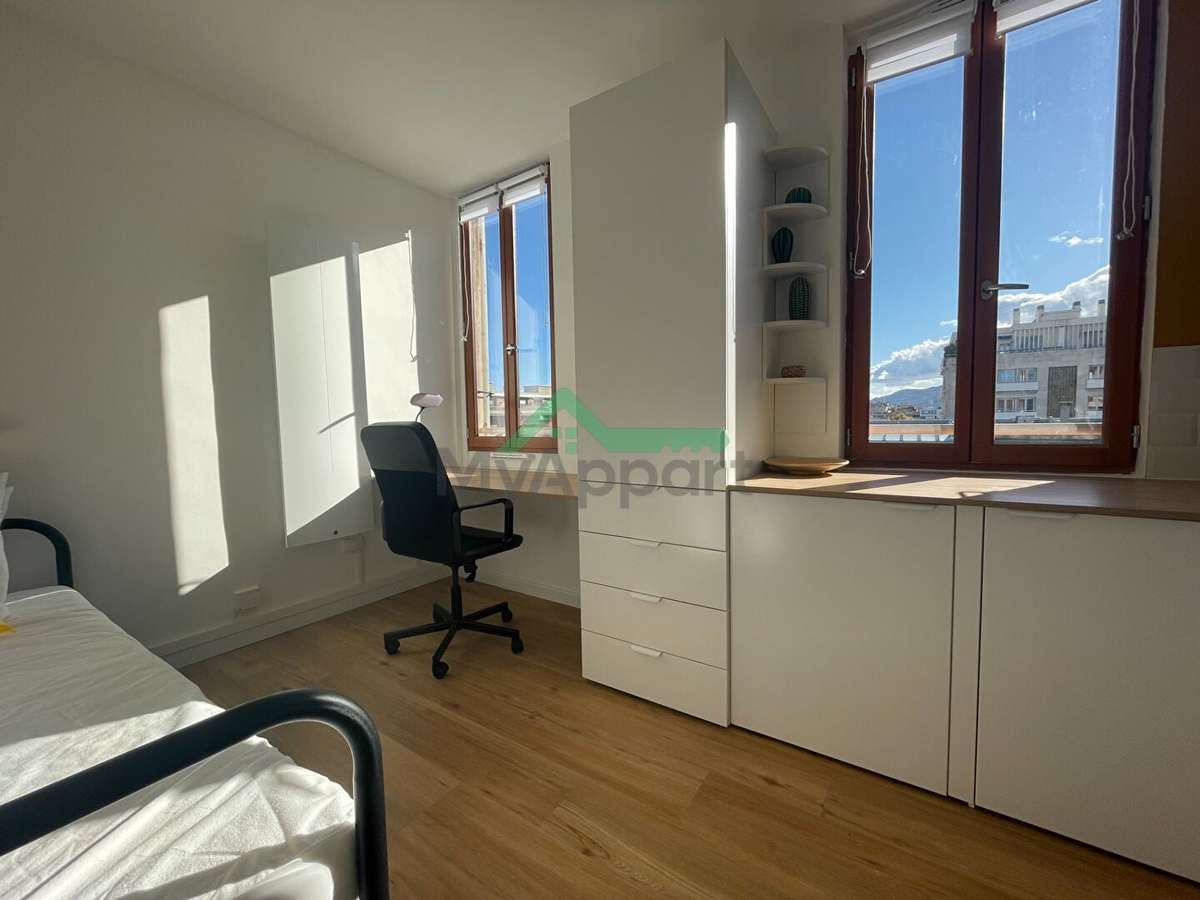 Studio meublé lumineux cuisine équipée — photo 1